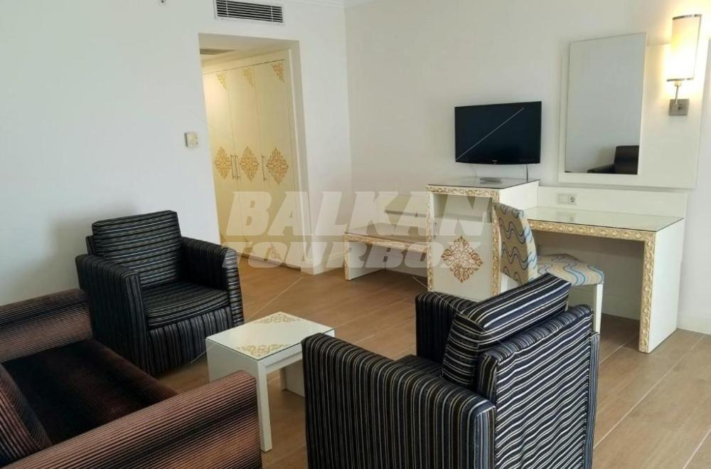 почивка в Crystal Admiral Resort