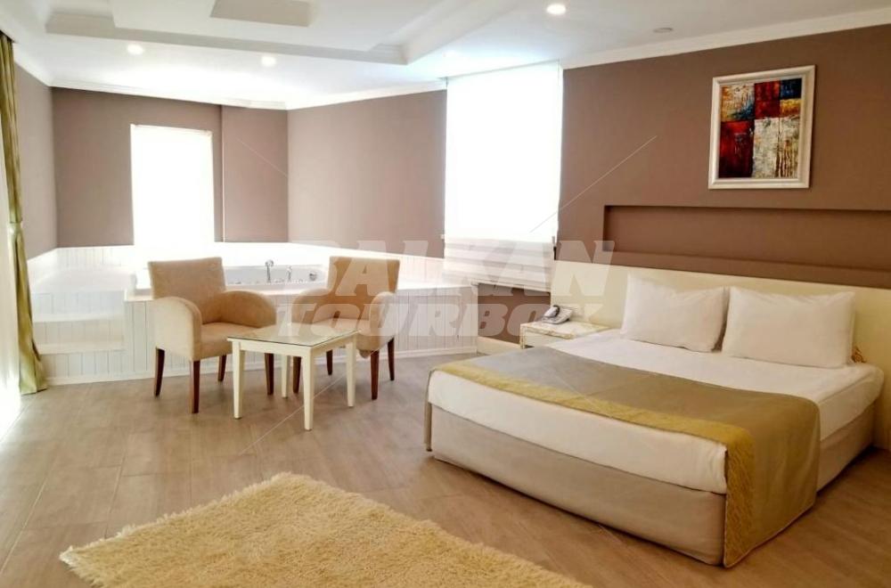 почивка в Crystal Admiral Resort