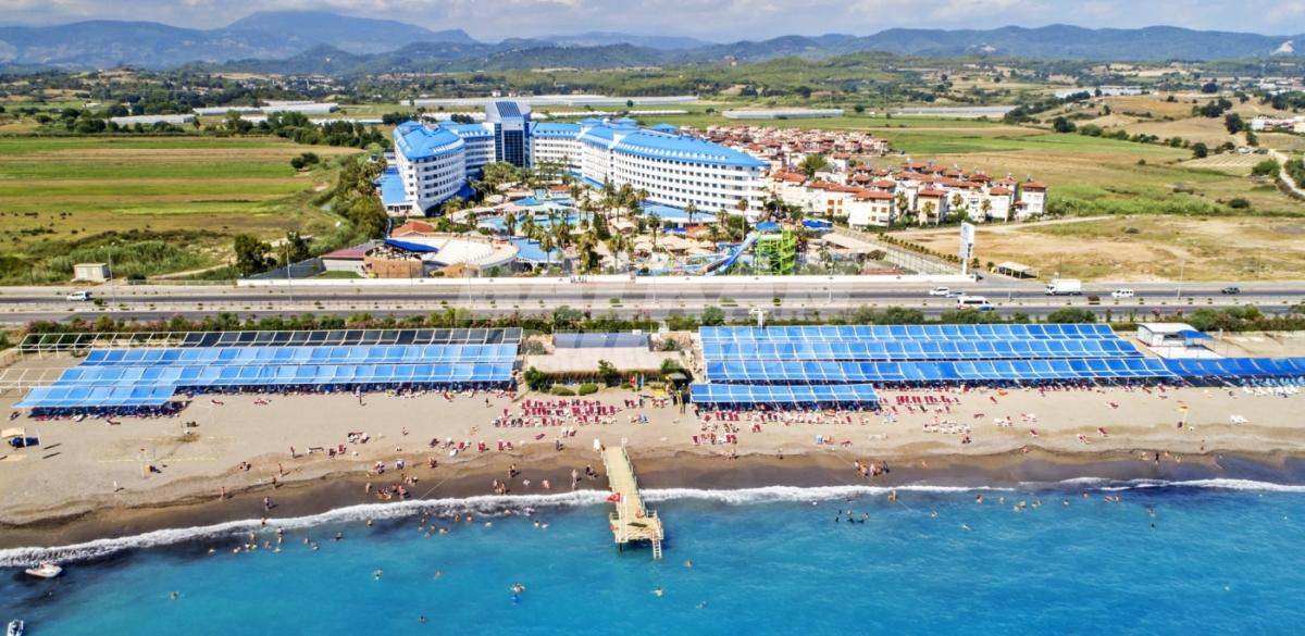 почивка в Crystal Admiral Resort