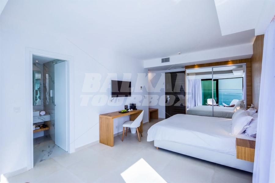 holiday in Nissaki Beach