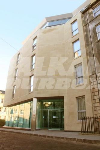 holiday in Ten Hill Place Edinburgh
