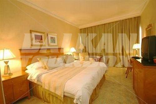 holiday in Golden Tulip Airport