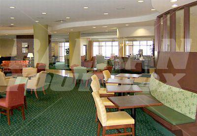 почивка в Courtyard Winchester Medical Center