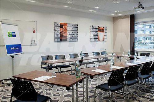 почивка в Holiday Inn Express Bremen Airport