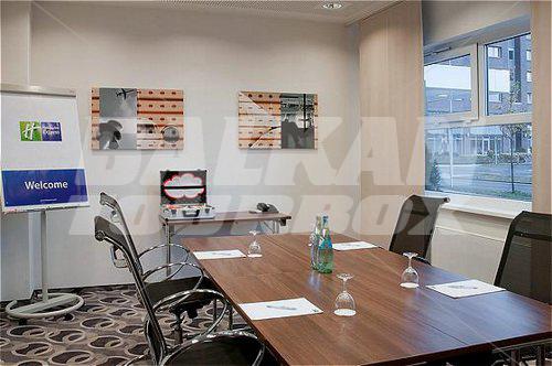 почивка в Holiday Inn Express Bremen Airport