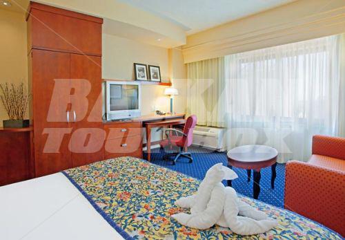 почивка в Courtyard by Marriott Houston by the Galleria