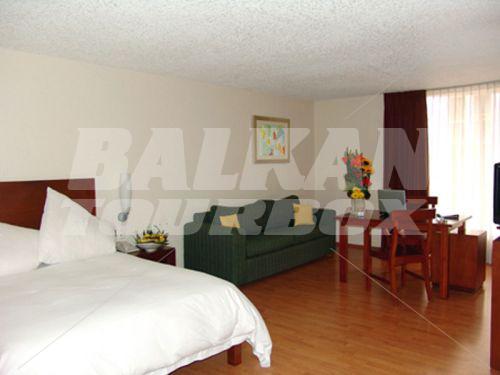 почивка в San Marino Suites