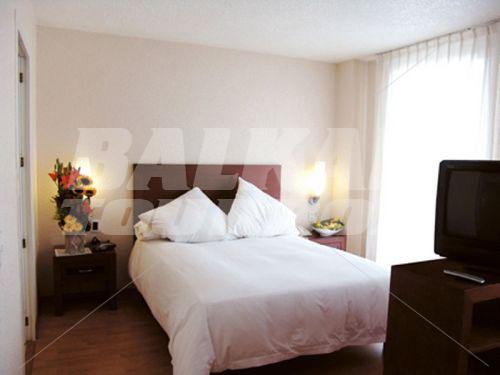 почивка в San Marino Suites