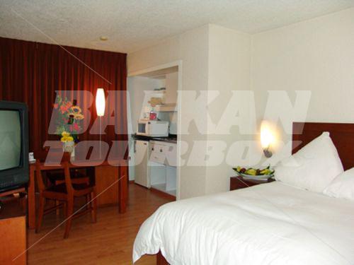 почивка в San Marino Suites