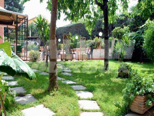 почивка в Aurora Garden