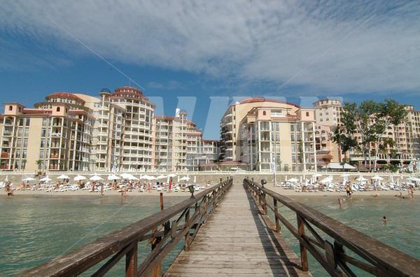 holiday in Elenite Holiday Village