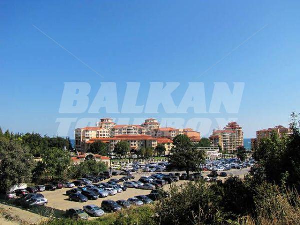 holiday in Elenite Holiday Village