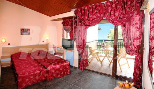 holiday in Elenite Holiday Village