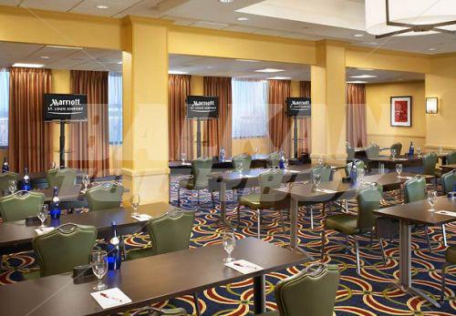 почивка в St. Louis Airport Marriott