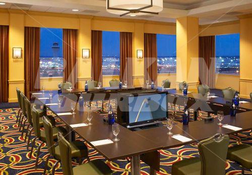 почивка в St. Louis Airport Marriott