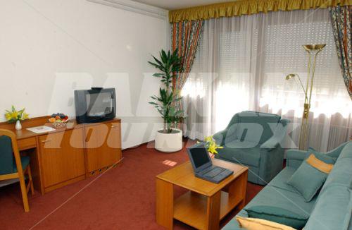 holiday in I Hotel