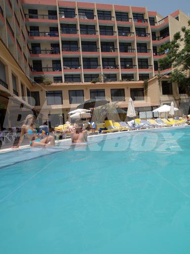 holiday in Canifor