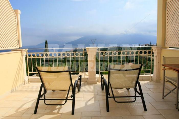 holiday in Almyra