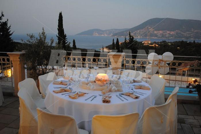 holiday in Almyra
