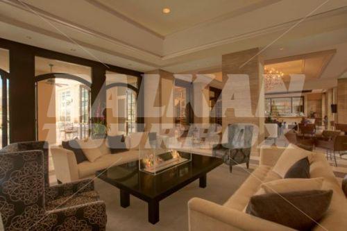 почивка в Intercontinental Century City
