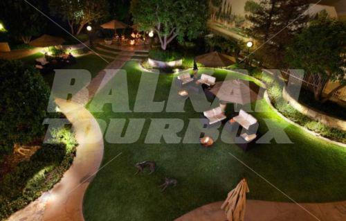 почивка в Intercontinental Century City