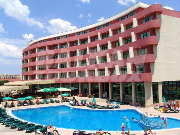 holiday in Mena Palas