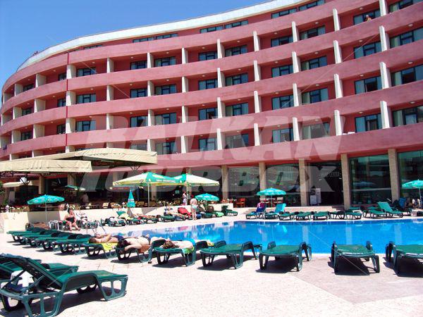 holiday in Mena Palas