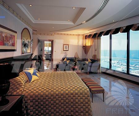 почивка в Le Meridien Mina Seyahi