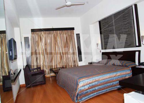 holiday in Cambay Golf Resort Jamdoli