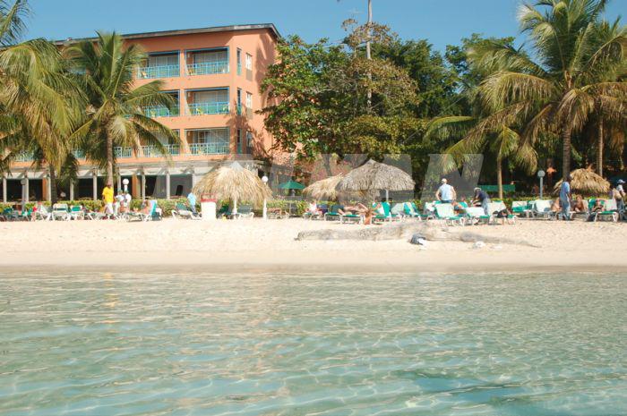почивка в  Don Juan Beach Resort