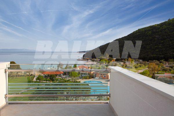 holiday in Mimosa - Maslinica Resort