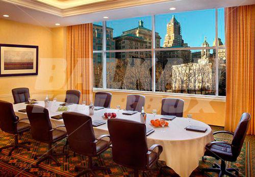 почивка в New York Marriott at the Brooklyn Bridge