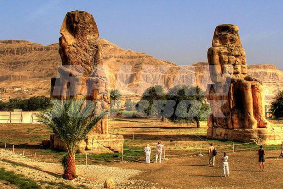 Colossi of Memnon, Luxor